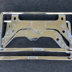 スズキ 純正 ナンバーフレーム 中古 前後セットの画像