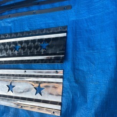 泥除けステー  ステンレス飾り板 630mm ウロコ柄 星抜き 星柄 左右セット 裏板付きの画像