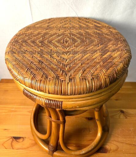 B424】昭和レトロアンティーク回転式ラタンスツール椅子腰掛け (ベル