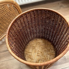 マガジンラック ラタン 籐のカゴ　アンティーク 収納 の画像
