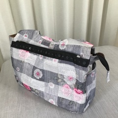 ナイロン製花柄トートバッグの画像