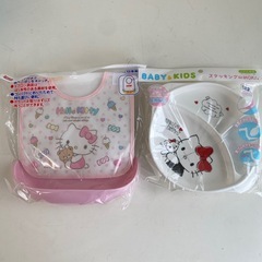 【まとめ】ベビー用品 子供用品 まとめて おもちゃ ベビーエプロン 食器の画像
