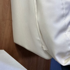 白いソファーの画像