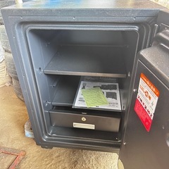 EIKO テンキー式耐火金庫OSD-FEの画像