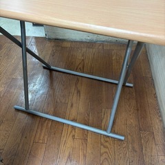 折りたたみテーブルセットの画像