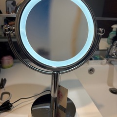 ライト付きミラーの画像