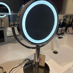 ライト付きミラーの画像