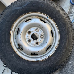 ライトエーストラック　スタッドレスタイヤ　4本　　山あり
の画像