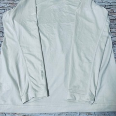 【TIGORA 】アンダーシャツVネック　長袖　スポーツ　インナー　Lサイズの画像