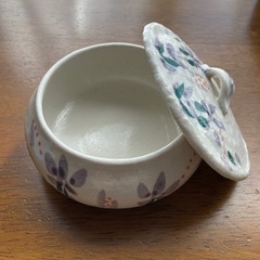 蓋付き和食器　の画像