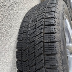 ブリヂストンスタッドレスタイヤ　ホイール付き4本セット　昨シーズン購入　ブリザック　2023年11月製の画像