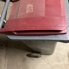 タイヤ付きダストボックスの画像