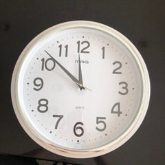 シンプル　壁掛け時計の画像