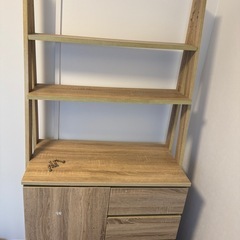 食器棚、収納棚の画像