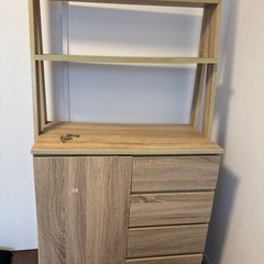 食器棚、収納棚の画像