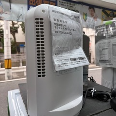 2023年製　アイリスオーヤマ　大風量首振りセラミックファンヒーター KCH-MSW121-Wの画像