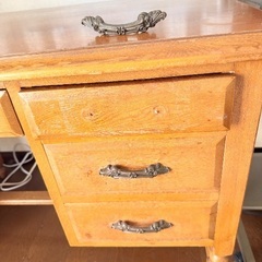 アンティークデスクの画像