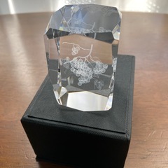 3Dレーザークリスタル　置物　ぶどうデザインの画像