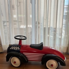 おもちゃ車の画像