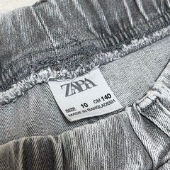 ストレートデニムの画像