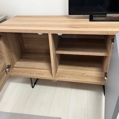 LOWYAテレビボードの画像