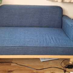 青いソファ　無料であげますの画像