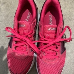 ランニングシューズ　24cmの画像