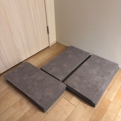 フロアタイル[コンクリート調]の画像