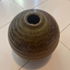 丸型一輪挿し、丸型花瓶陶器の画像