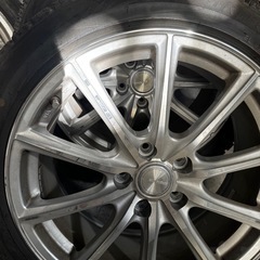 スタッドレスタイヤの画像