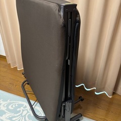 折りたたみベッドの画像