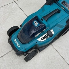 マキタ 充電式 芝刈機 18V MLM330DZ 刈込み幅 330mm 草刈り 芝刈り 11.4kg 本体のみ の画像