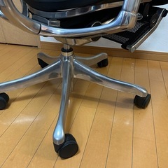 エルゴヒューマン　メッシュオフィスチェア　ブラックの画像