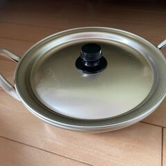 アルミ両手鍋　１８センチ　フタ付き　２個セットの画像