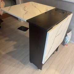 折りたたみテーブルの画像