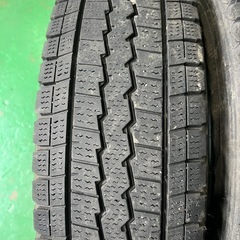 195/80R15 107/105LT ダンロップ冬タイヤ 2020年製造 4本の画像