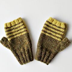手編みハンドウォーマー　秋色ミトンの画像