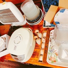 食器類や生活雑貨など色々の画像
