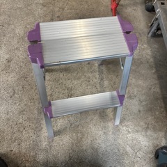 ２段脚立の画像