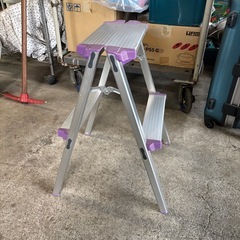 ２段脚立の画像