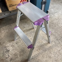 ２段脚立の画像