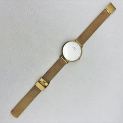 Daniel Wellington ダニエルウェリントン　腕時計　  ゴールドカラー　白文字盤　2針の画像