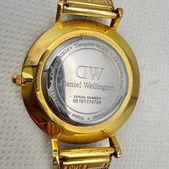 Daniel Wellington ダニエルウェリントン　腕時計　  ゴールドカラー　白文字盤　2針の画像