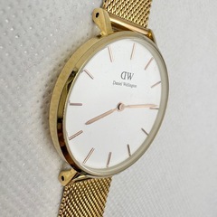 Daniel Wellington ダニエルウェリントン　腕時計　  ゴールドカラー　白文字盤　2針の画像