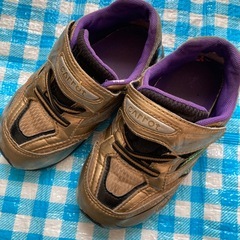 キャロットスニーカー、アプレレクールサンダル、17.0の画像