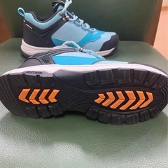 アイスピーク（ICEPEAK） ジュニア トレッキングシューズ ブルー　23.5センチ　ナノケア消臭スプレー　セットの画像