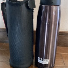サーモス水筒　新品　1リットル　
ブラック＆レッド　の画像
