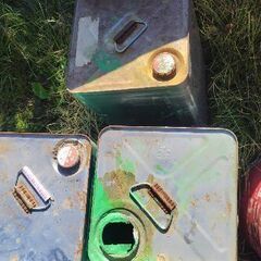 空の一斗缶・ペール缶まとめて DIY素材にの画像