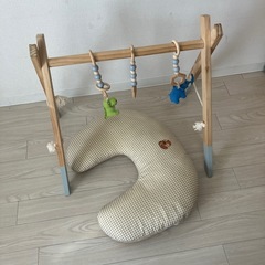 【0歳児赤ちゃんセット12/14まで】ハイローチェア、抱っこ紐、バンボ、おしり拭きスチーマー、抱っこ紐ケープ、ベビージム、おまる、除菌じょ〜ず、授乳クッションの画像