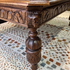 アンティークローテーブルの画像